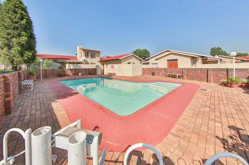 4 Bedroom Property for Sale in Eldoraigne Gauteng