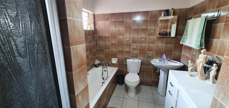 3 Bedroom Property for Sale in Faerie Glen Gauteng