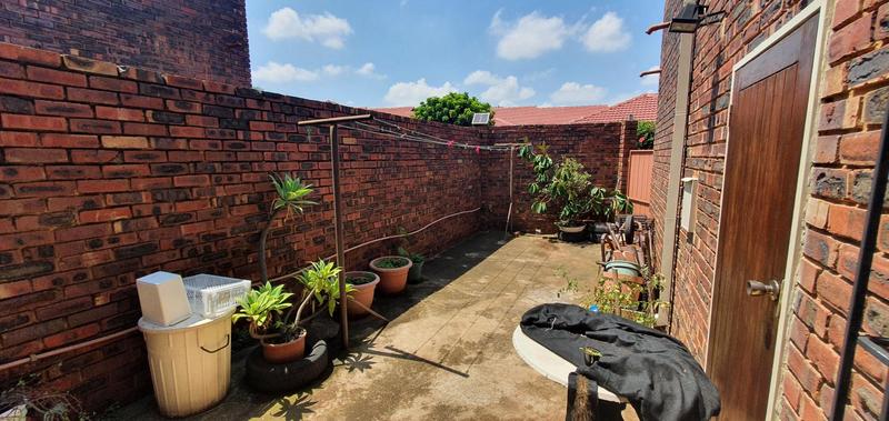 3 Bedroom Property for Sale in Faerie Glen Gauteng