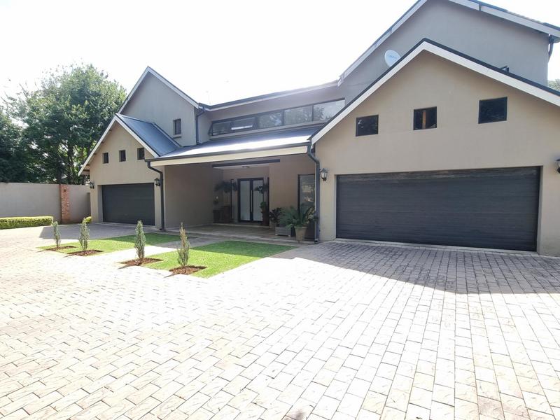 5 Bedroom Property for Sale in Golf Park Gauteng