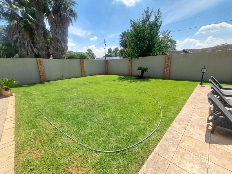 5 Bedroom Property for Sale in Golf Park Gauteng