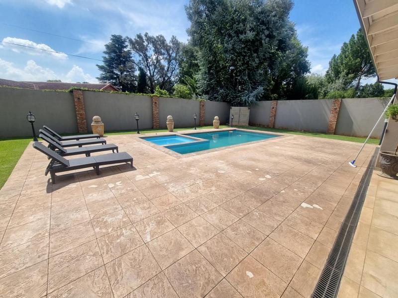 5 Bedroom Property for Sale in Golf Park Gauteng