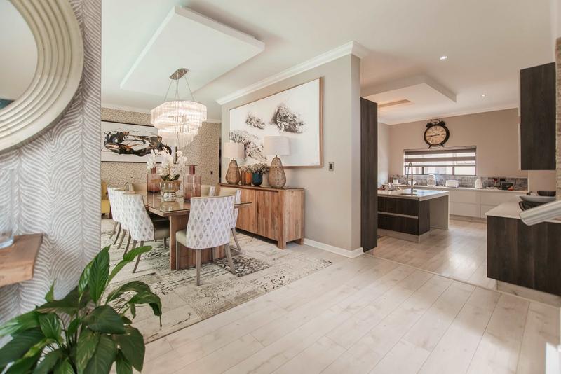 5 Bedroom Property for Sale in Copperleaf Estate Gauteng