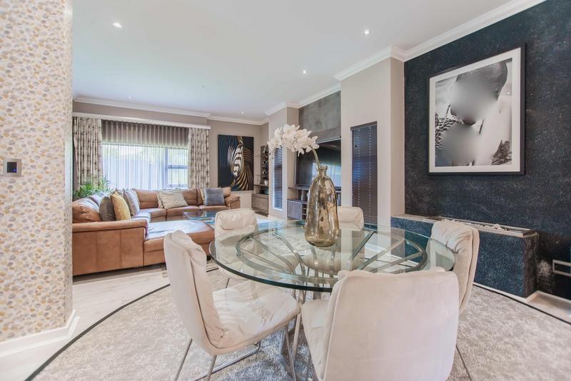 5 Bedroom Property for Sale in Copperleaf Estate Gauteng