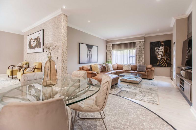 5 Bedroom Property for Sale in Copperleaf Estate Gauteng