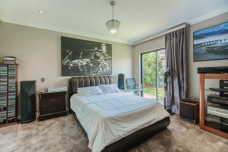 5 Bedroom Property for Sale in Copperleaf Estate Gauteng