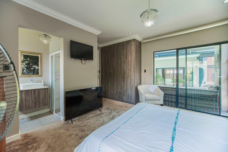 5 Bedroom Property for Sale in Copperleaf Estate Gauteng