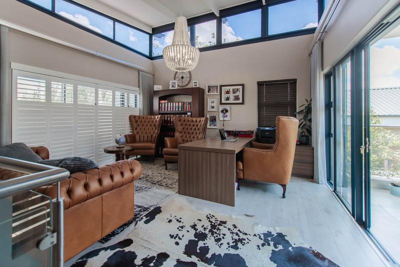 5 Bedroom Property for Sale in Copperleaf Estate Gauteng
