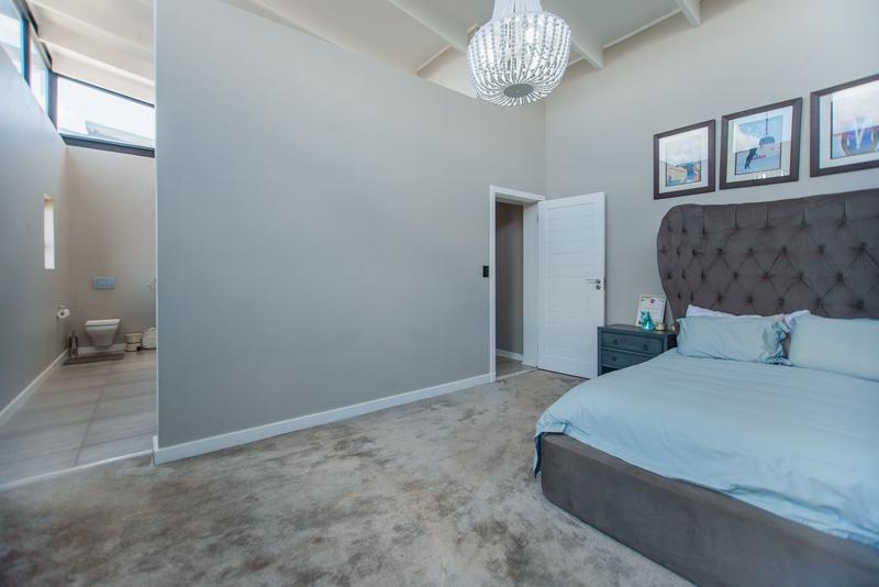 5 Bedroom Property for Sale in Copperleaf Estate Gauteng