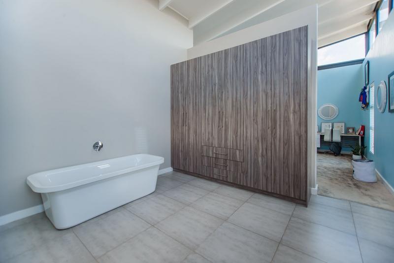 5 Bedroom Property for Sale in Copperleaf Estate Gauteng