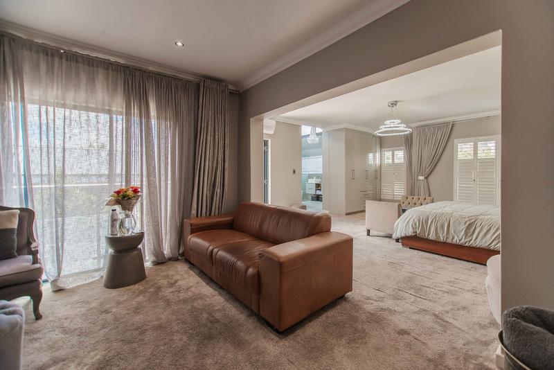 5 Bedroom Property for Sale in Copperleaf Estate Gauteng