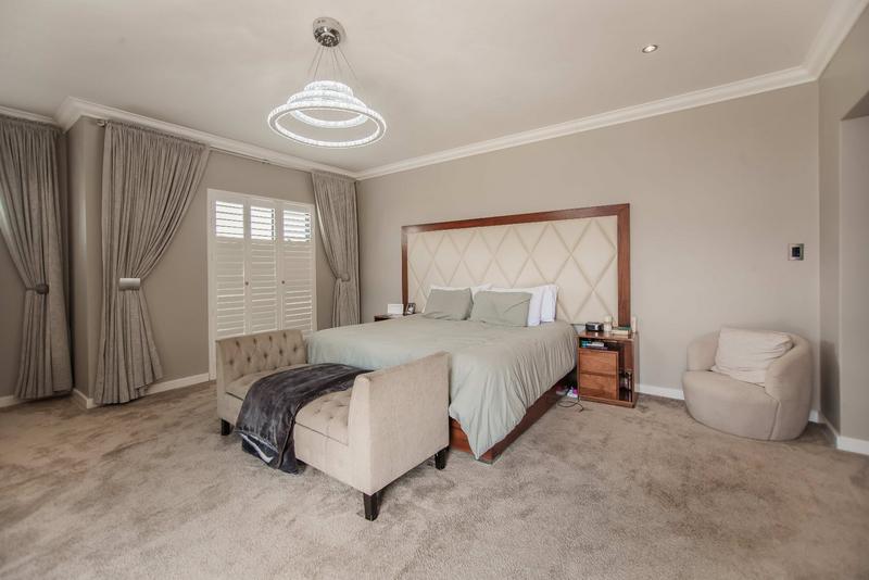 5 Bedroom Property for Sale in Copperleaf Estate Gauteng