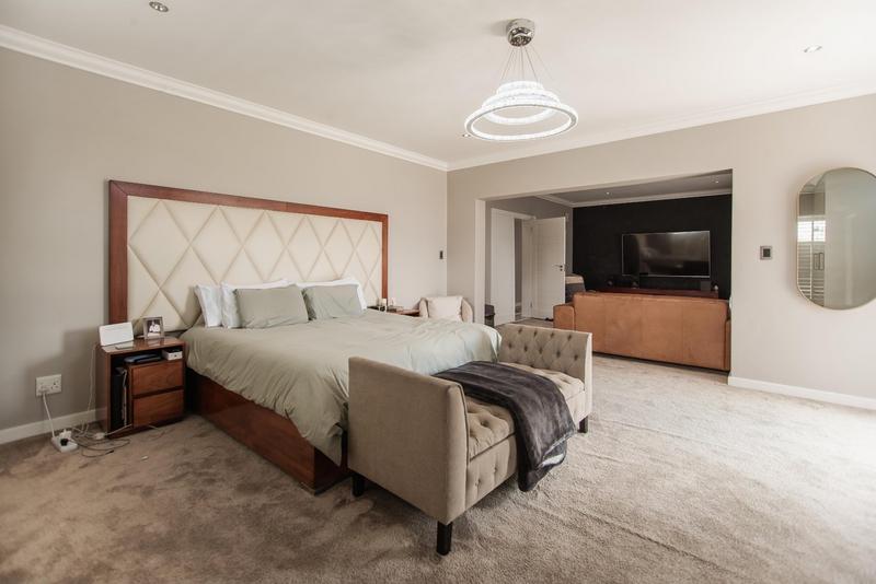 5 Bedroom Property for Sale in Copperleaf Estate Gauteng