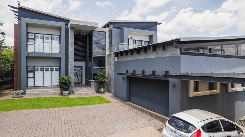 5 Bedroom Property for Sale in Copperleaf Estate Gauteng