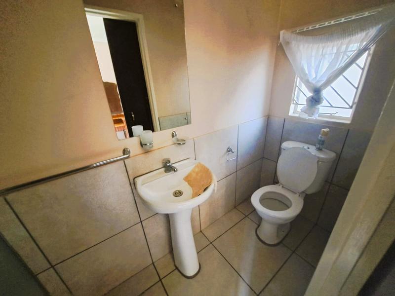 3 Bedroom Property for Sale in Heuweloord Gauteng