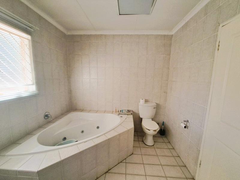 3 Bedroom Property for Sale in Heuweloord Gauteng