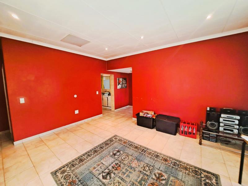 3 Bedroom Property for Sale in Heuweloord Gauteng