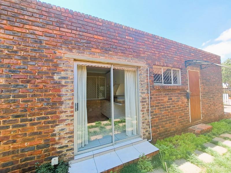 3 Bedroom Property for Sale in Heuweloord Gauteng