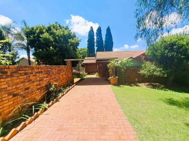 3 Bedroom Property for Sale in Heuweloord Gauteng