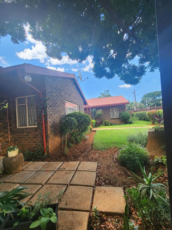 7 Bedroom Property for Sale in Laudium Gauteng