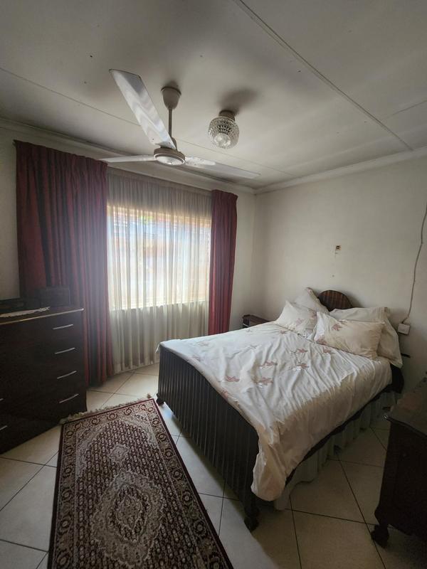 7 Bedroom Property for Sale in Laudium Gauteng