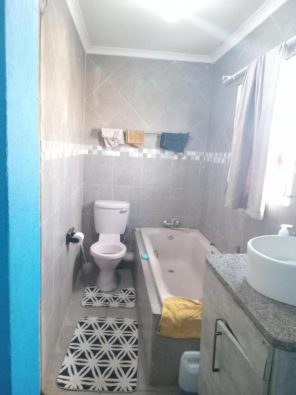 4 Bedroom Property for Sale in Olievenhoutbosch Gauteng