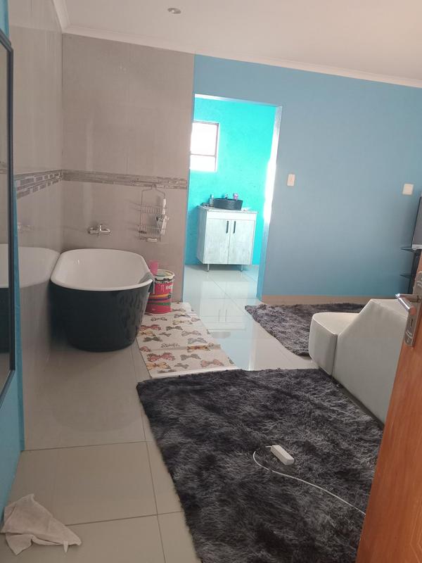 4 Bedroom Property for Sale in Olievenhoutbosch Gauteng