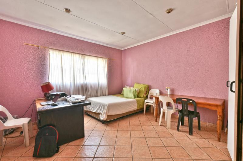 5 Bedroom Property for Sale in Glenanda Gauteng