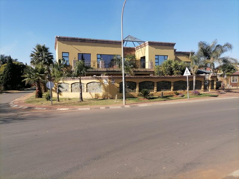 6 Bedroom Property for Sale in Lenasia South Gauteng