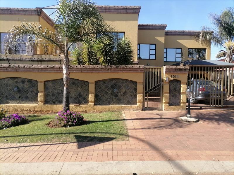 6 Bedroom Property for Sale in Lenasia South Gauteng