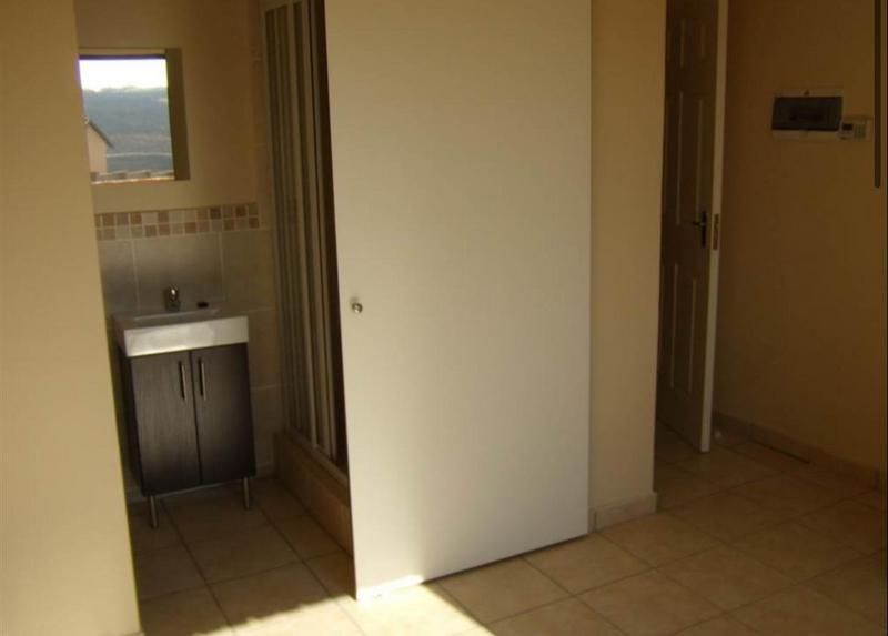 2 Bedroom Property for Sale in Summerfields Estate Gauteng