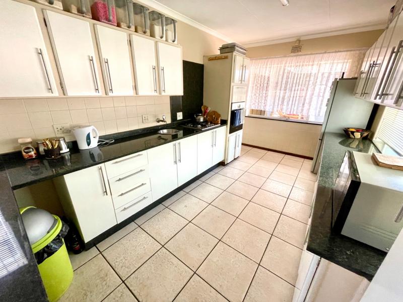 4 Bedroom Property for Sale in Noordheuwel Gauteng