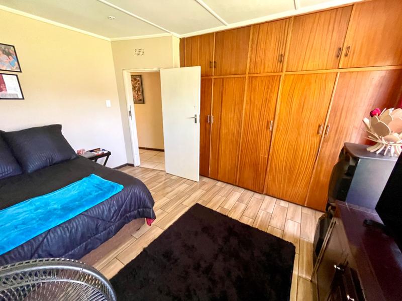 4 Bedroom Property for Sale in Noordheuwel Gauteng
