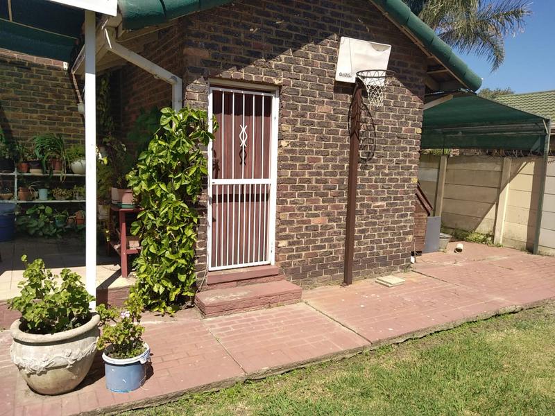 4 Bedroom Property for Sale in Allen Grove Gauteng