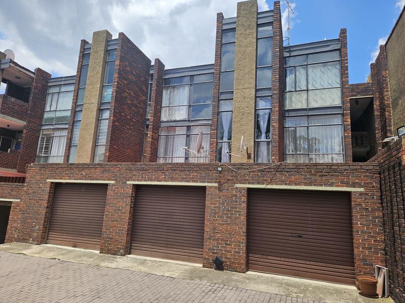 To Let 3 Bedroom Property for Rent in Randpark Gauteng