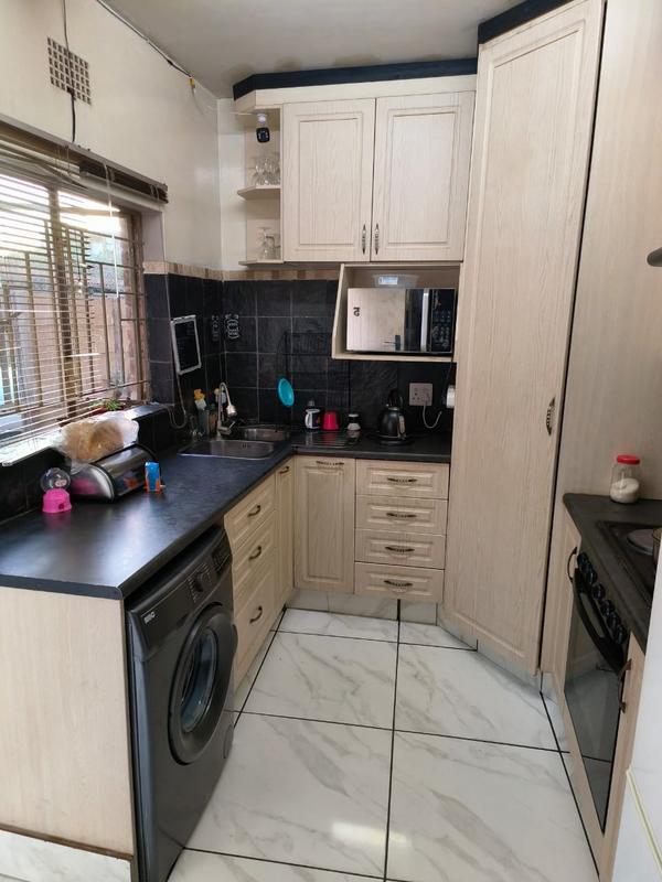 2 Bedroom Property for Sale in Rhodesfield Gauteng