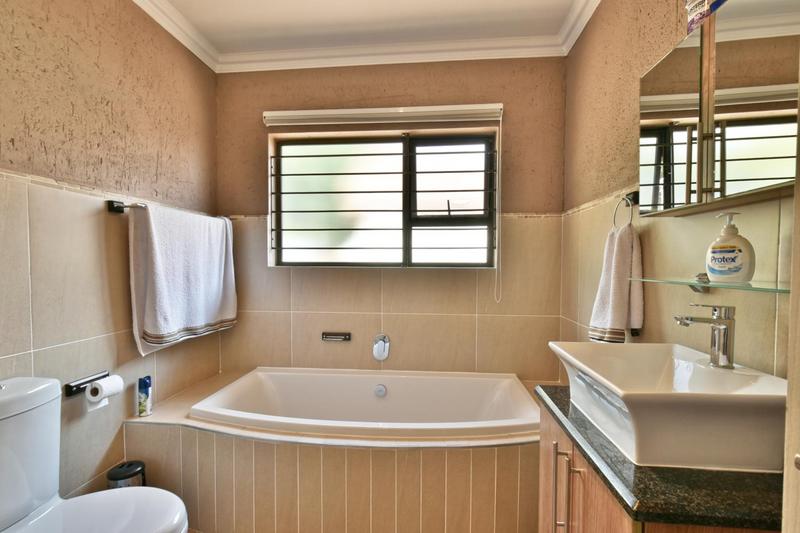 3 Bedroom Property for Sale in New Redruth Gauteng