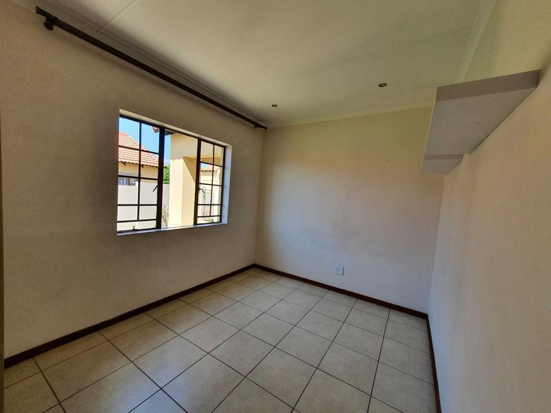 2 Bedroom Property for Sale in Mooikloof Ridge Gauteng