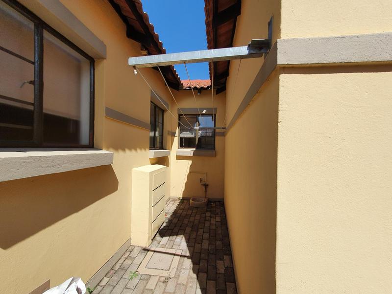 2 Bedroom Property for Sale in Mooikloof Ridge Gauteng