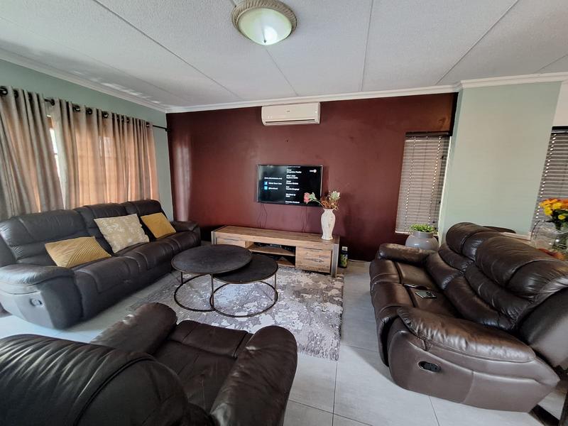 2 Bedroom Property for Sale in Montana Gauteng