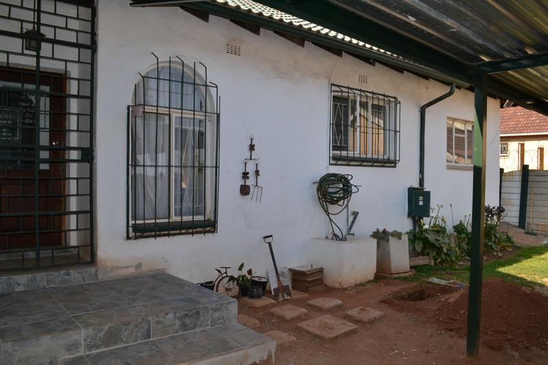 4 Bedroom Property for Sale in Witpoortjie Gauteng