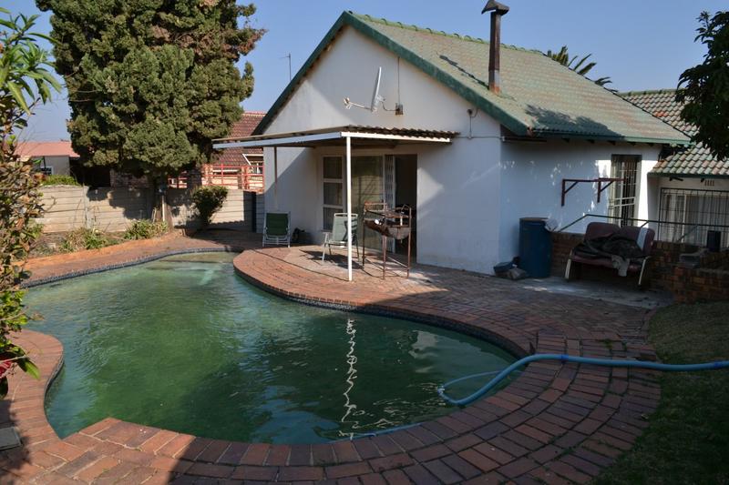 4 Bedroom Property for Sale in Witpoortjie Gauteng