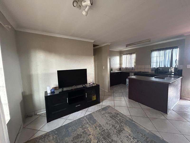 1 Bedroom Property for Sale in The Reeds Gauteng