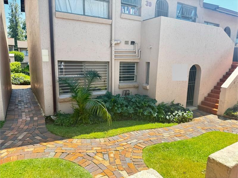 2 Bedroom Property for Sale in Buccleuch Gauteng