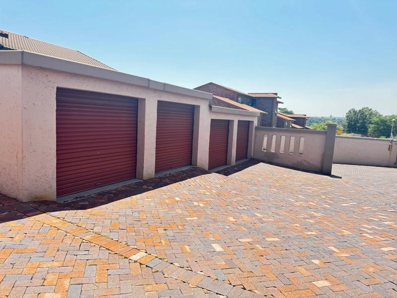 2 Bedroom Property for Sale in Buccleuch Gauteng