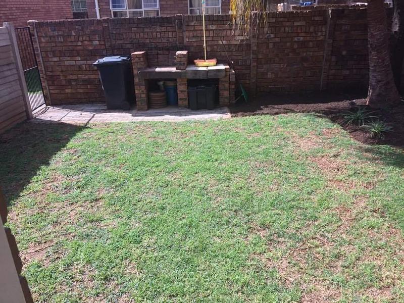 2 Bedroom Property for Sale in The Orchards Gauteng