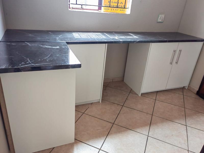 2 Bedroom Property for Sale in Clayville Gauteng