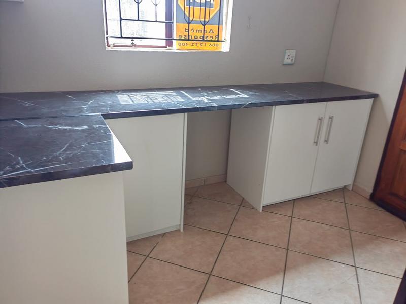 2 Bedroom Property for Sale in Clayville Gauteng