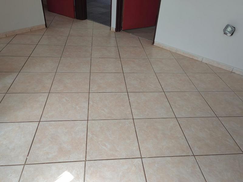 2 Bedroom Property for Sale in Clayville Gauteng