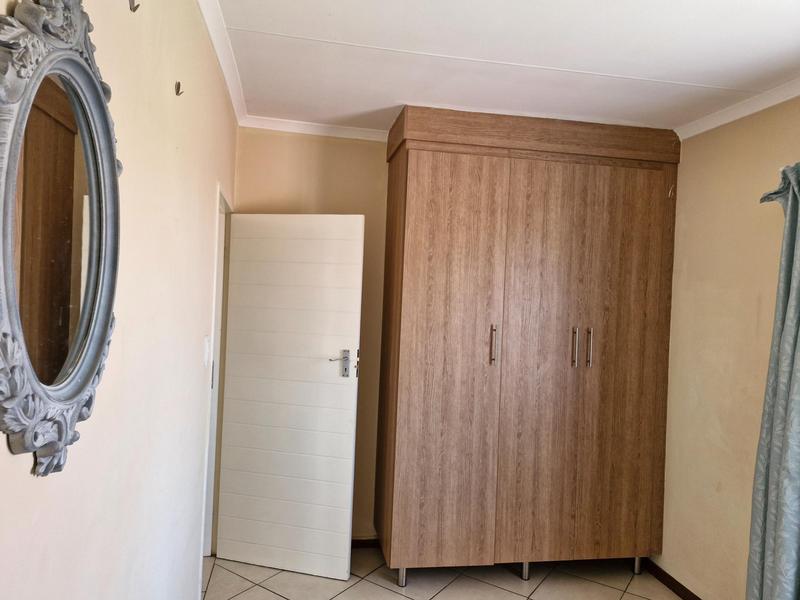 2 Bedroom Property for Sale in Monavoni Gauteng